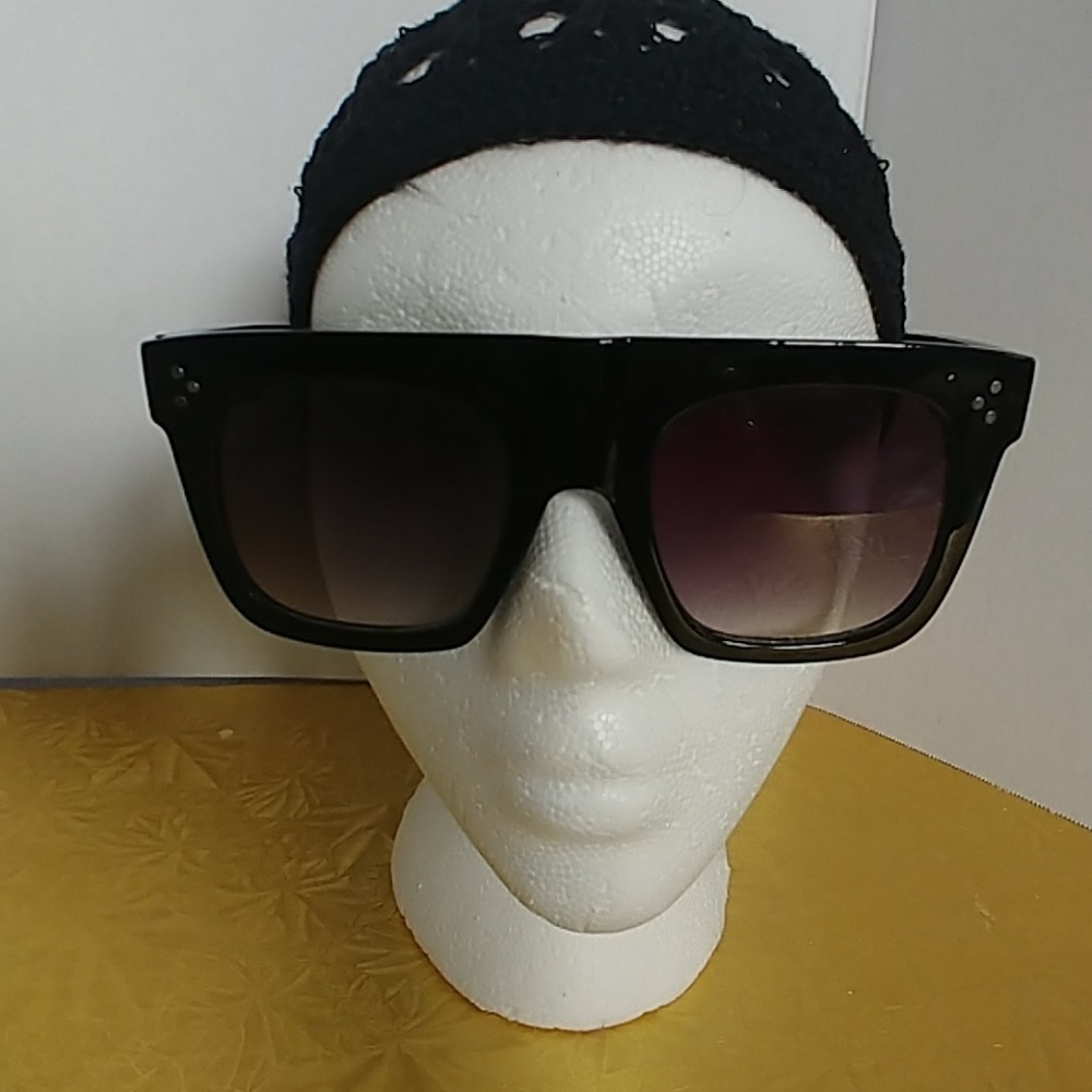 Trendy Oversize Flat Top Black Sunglasses